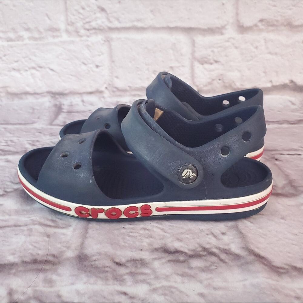 Crocs youth boys girls sandals size 12 blue (E)
